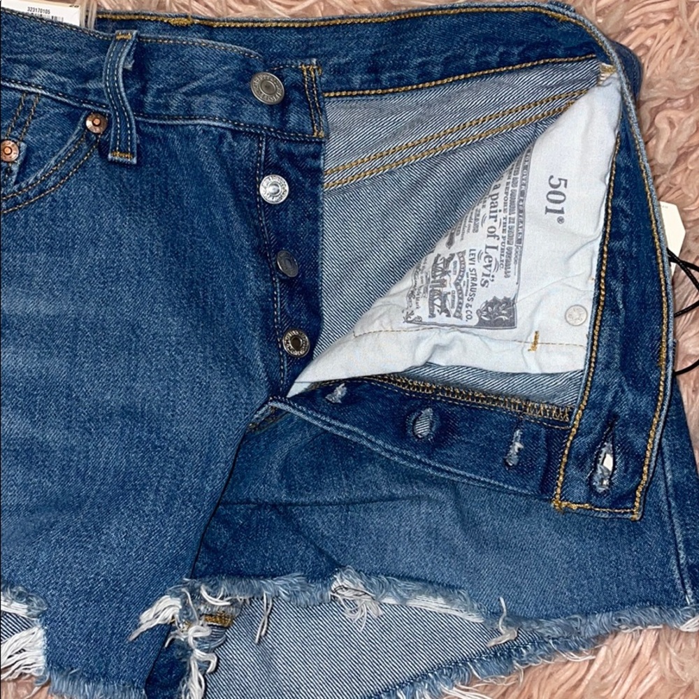 Brand New Levi Shorts - Picture 3 of 7